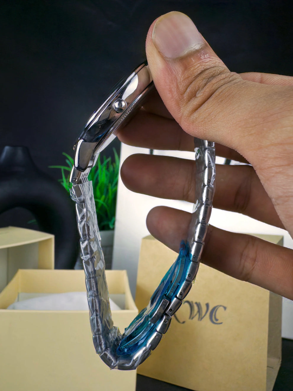 KWC K-128 | TWOTONE CHAIN BLACK DIAL